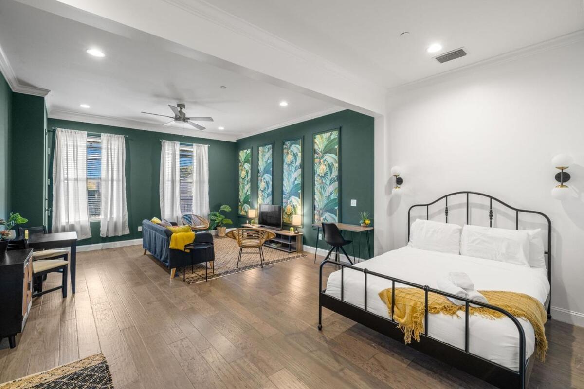 New! Sangria Suite - Upscale Ybor City Studio, Right On 7Th Ave Tampa Exterior photo