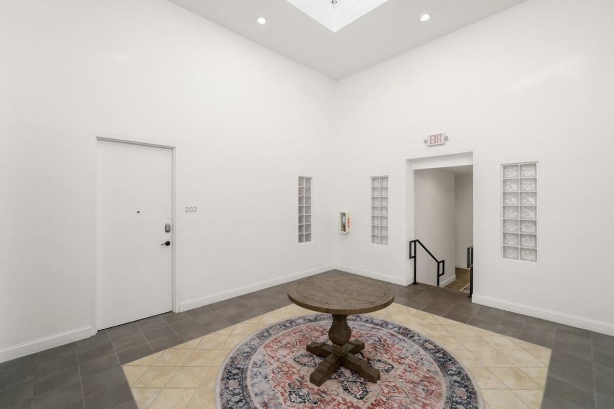 New! Sangria Suite - Upscale Ybor City Studio, Right On 7Th Ave Tampa Exterior photo