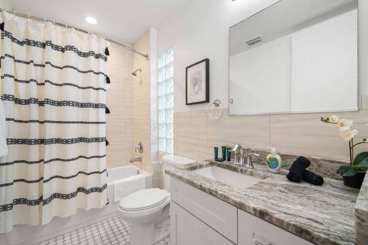 New! Sangria Suite - Upscale Ybor City Studio, Right On 7Th Ave Tampa Exterior photo